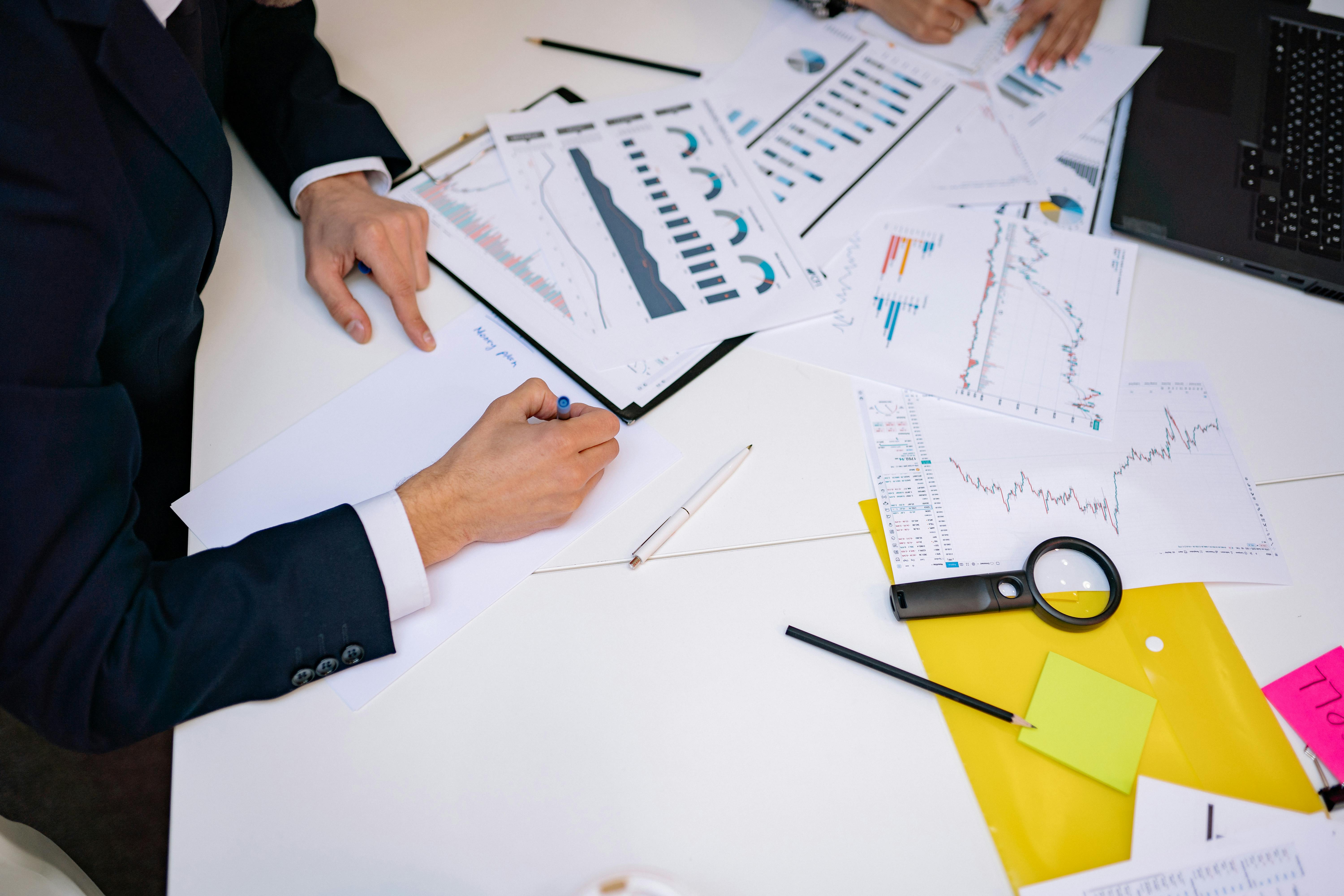 Konsultan Feasibility Study sebagai Mitra Strategis dalam Pengambilan Keputusan Berbasis Data