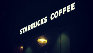 Strategi Analisa SWOT yang Diterapkan Oleh Starbucks